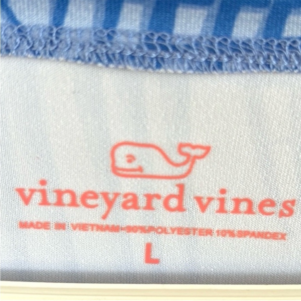 EUC Vineyard Vines Printed Sankaty Top Blue Size Large - Picture 4 of 9